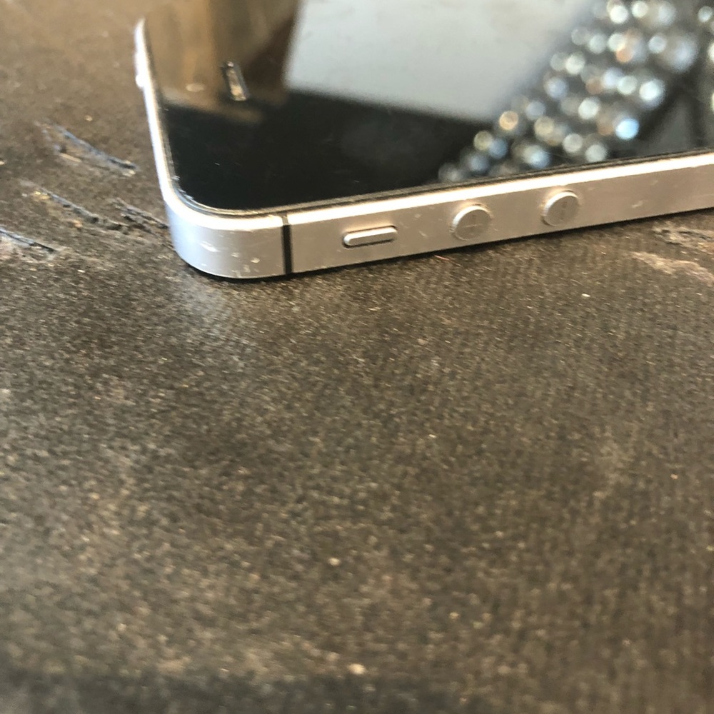 iPhone 5 - Picture 4 of 4